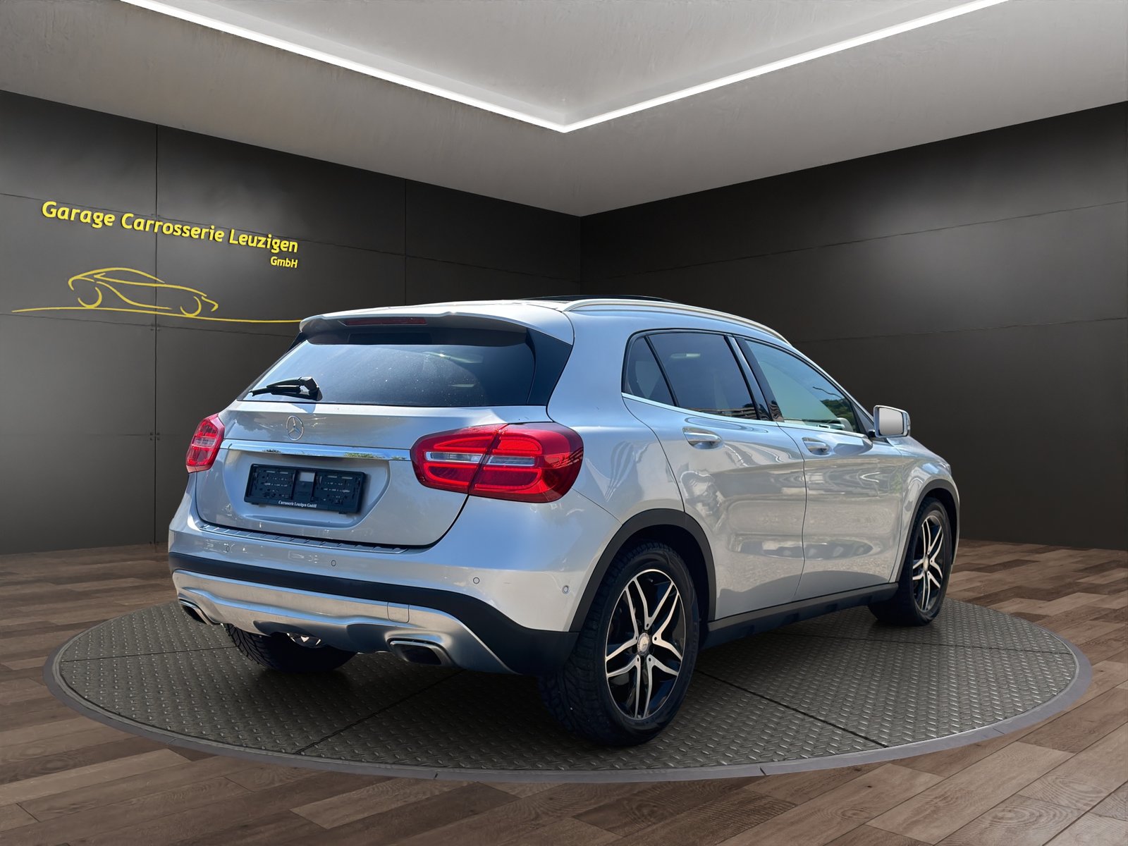 MERCEDES-BENZ GLA 200 Urban 7G-DCT, Petrol, Second hand / Used, Automatic - 4