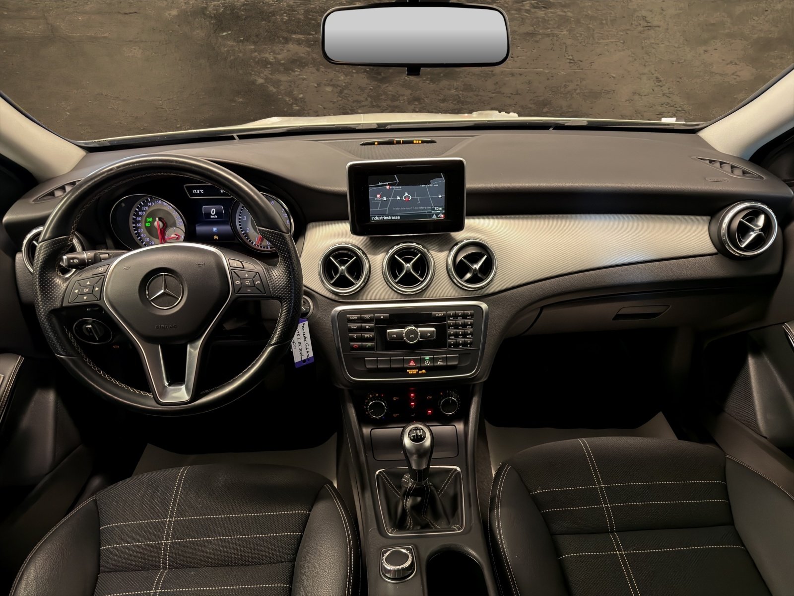 MERCEDES-BENZ GLA 200 Urban, Essence, Occasion / Utilisé, Manuelle - 4