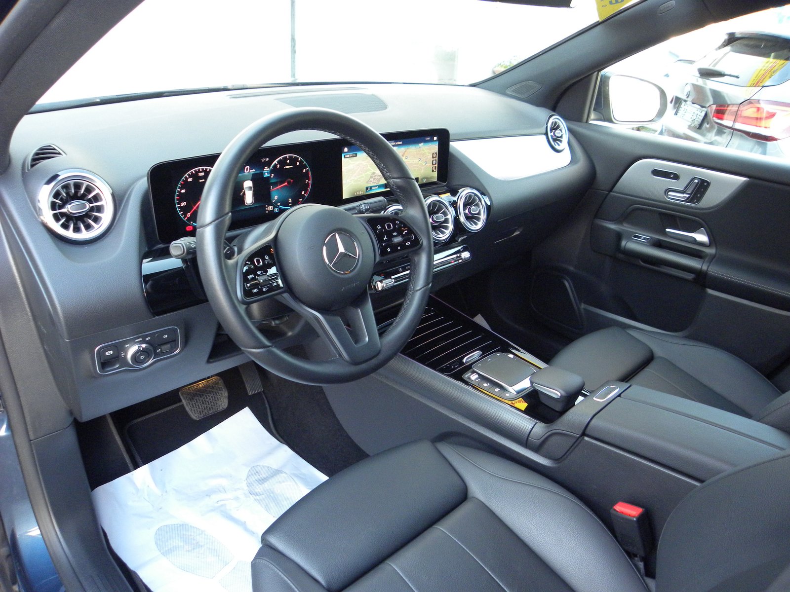 MERCEDES-BENZ GLA 200 4Matic Style 8G-DCT, Petrol, Second hand / Used, Automatic - 6