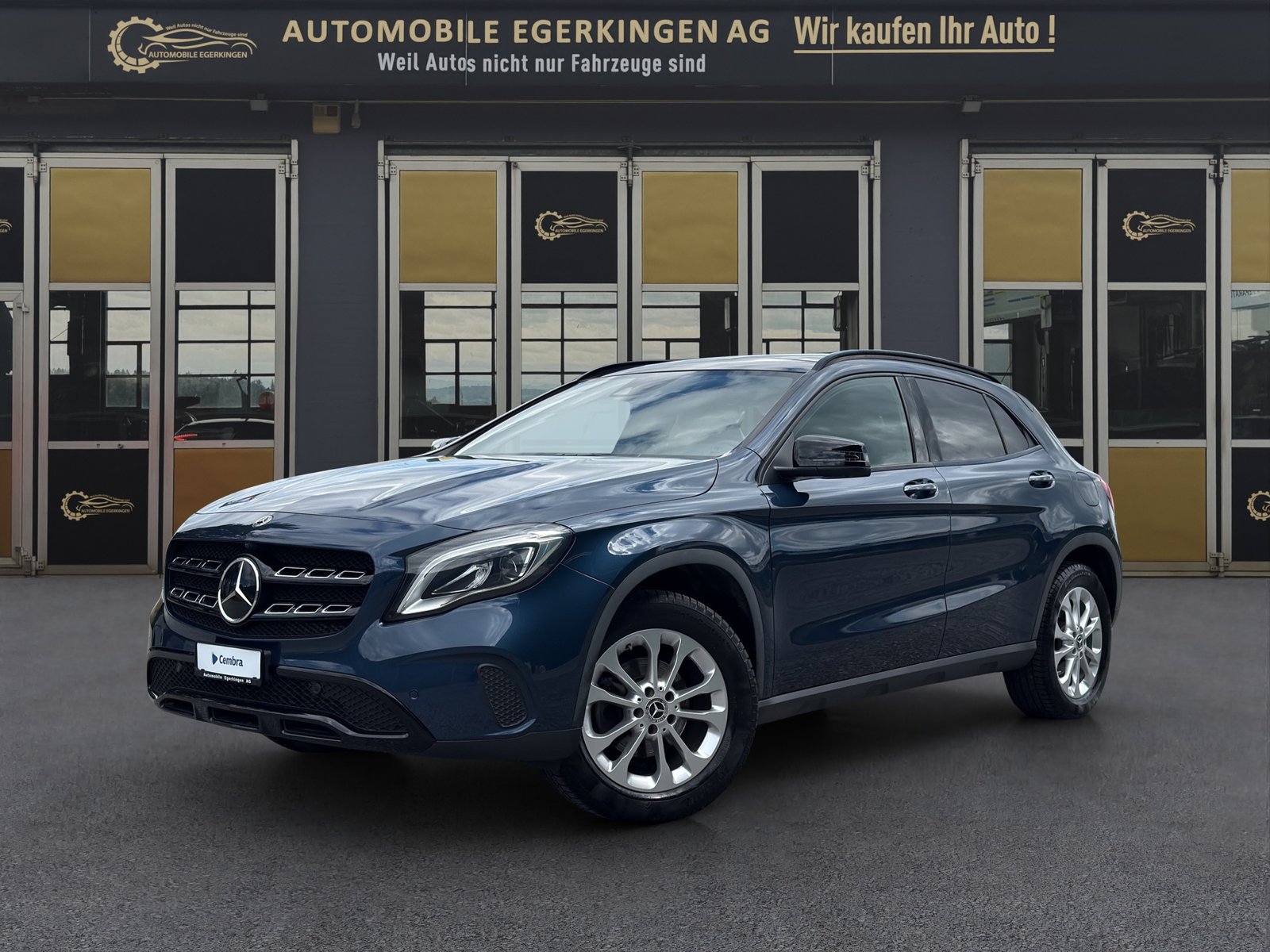 MERCEDES-BENZ GLA 200 Night Star 7G-DCT