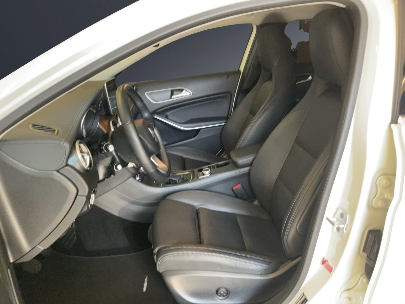 MERCEDES-BENZ GLA 200 Urban, Benzin, Occasion / Gebraucht, Handschaltung - 7