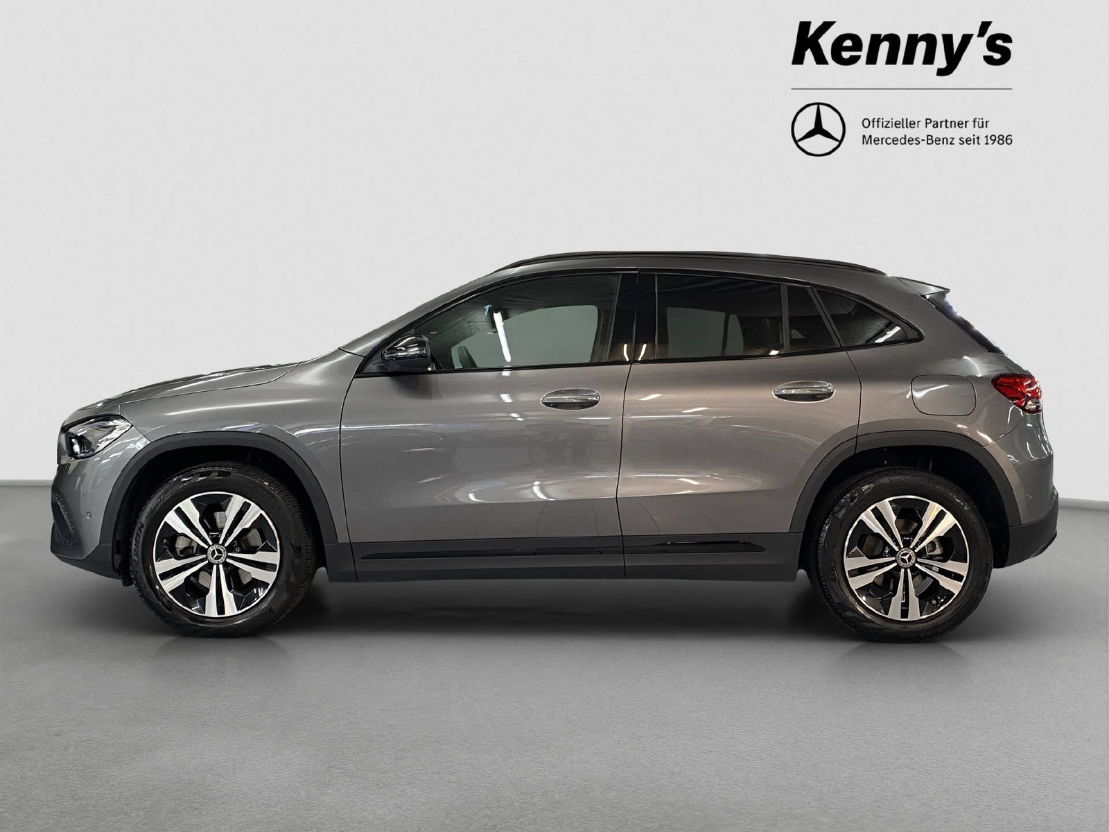 MERCEDES-BENZ GLA 200 d Progressive 4MATIC, Diesel, Second hand / Used, Automatic - 3