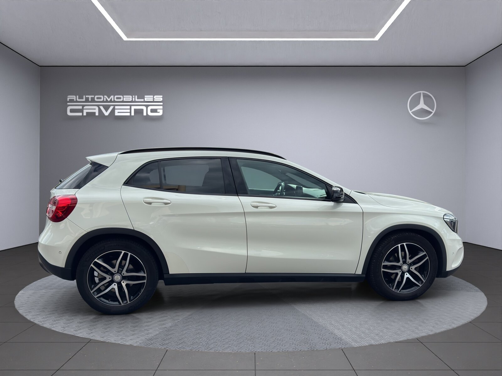 MERCEDES-BENZ GLA 200 Night Star 7G-DCT, Petrol, Second hand / Used, Automatic - 6