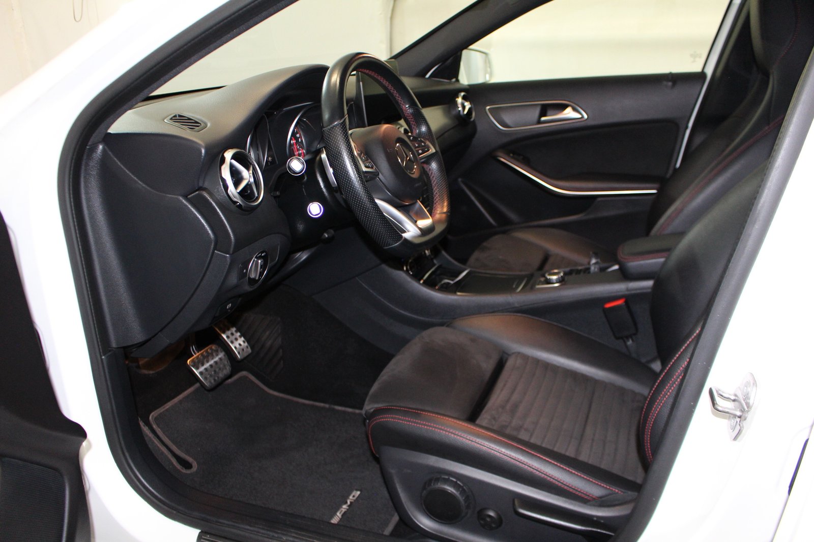 MERCEDES-BENZ GLA 200 Night Star, Essence, Occasion / Utilisé, Automatique - 7
