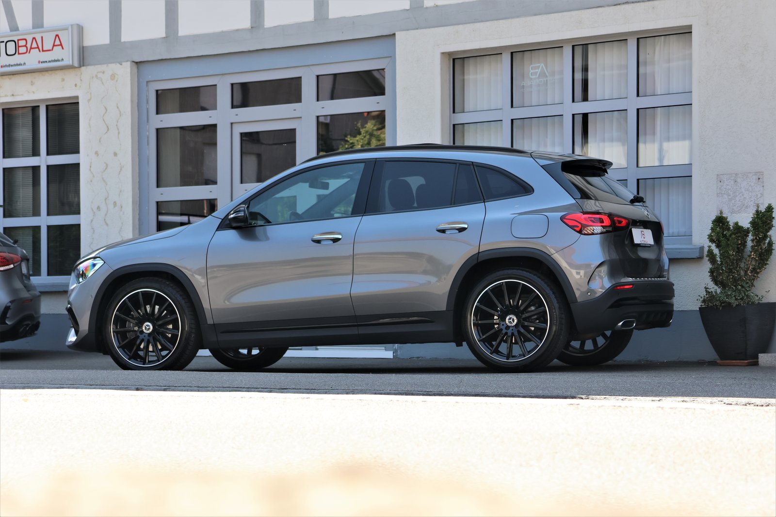 MERCEDES-BENZ GLA 200d AMG Line 8G-DCT, Diesel, Occasion / Gebraucht, Automatik - 4