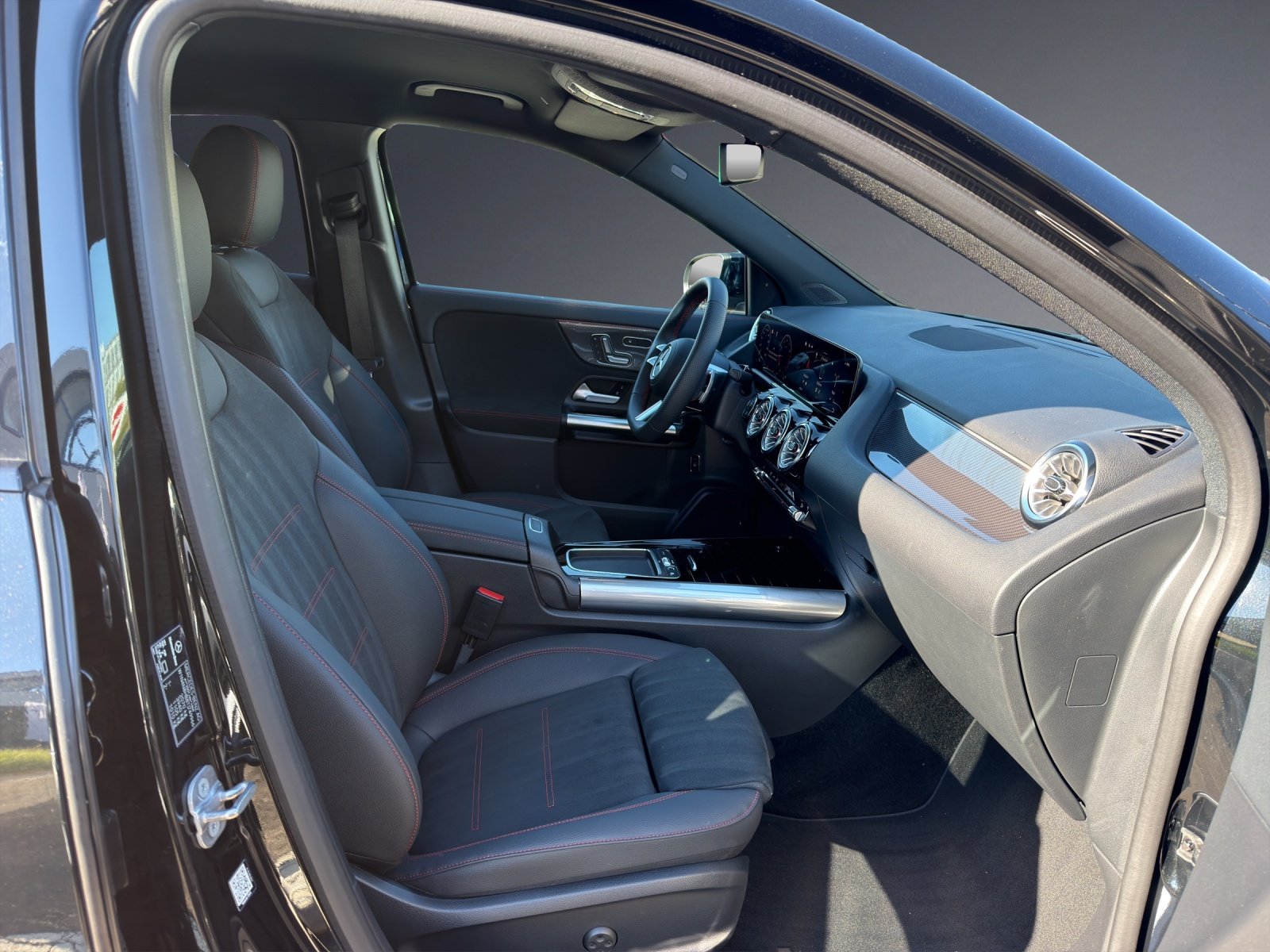 MERCEDES-BENZ GLA 200 Night Star 7G-DCT, Mild-Hybrid Benzin/Elektro, Occasion / Gebraucht, Automatik - 7