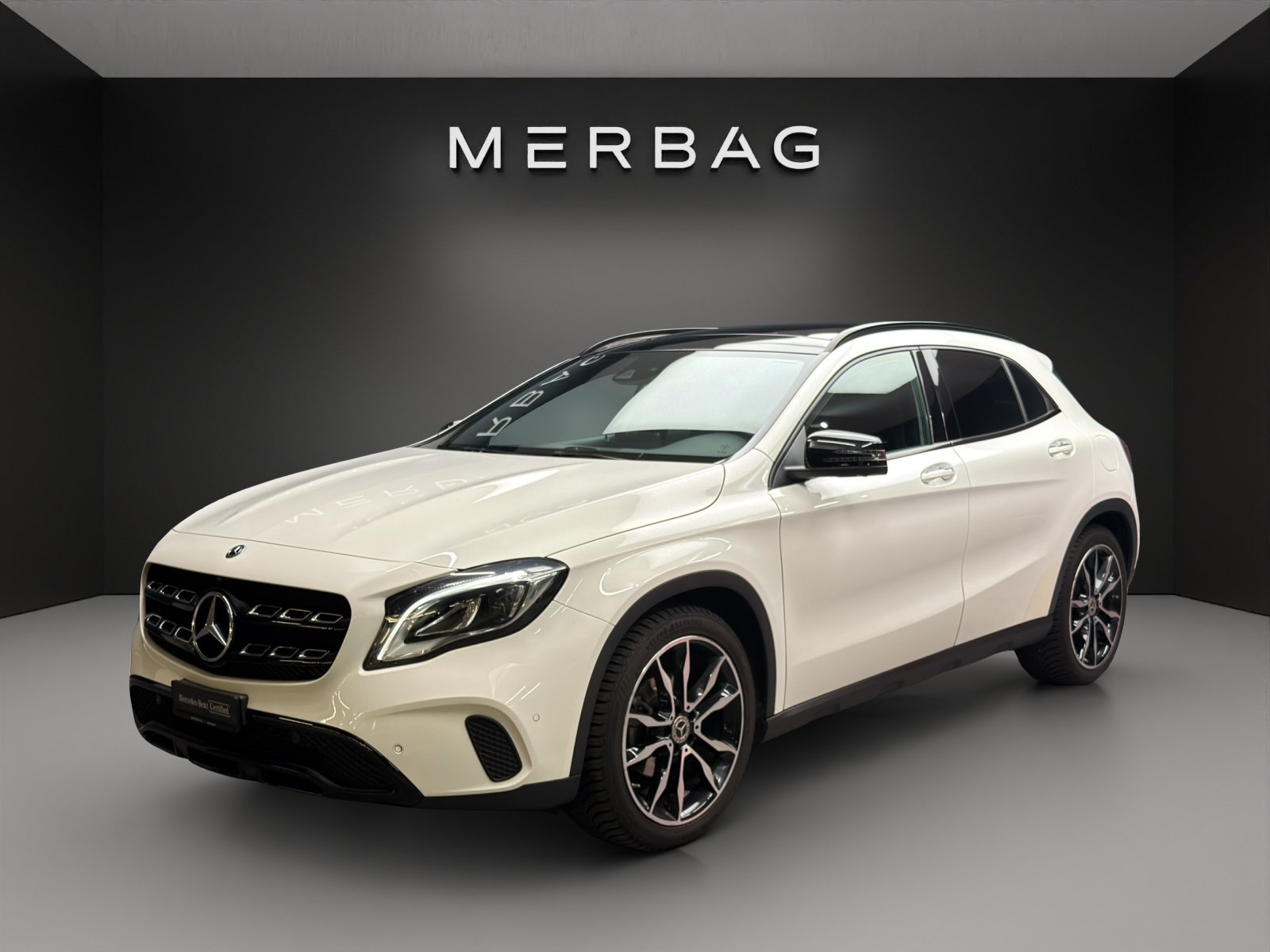 MERCEDES-BENZ GLA 200