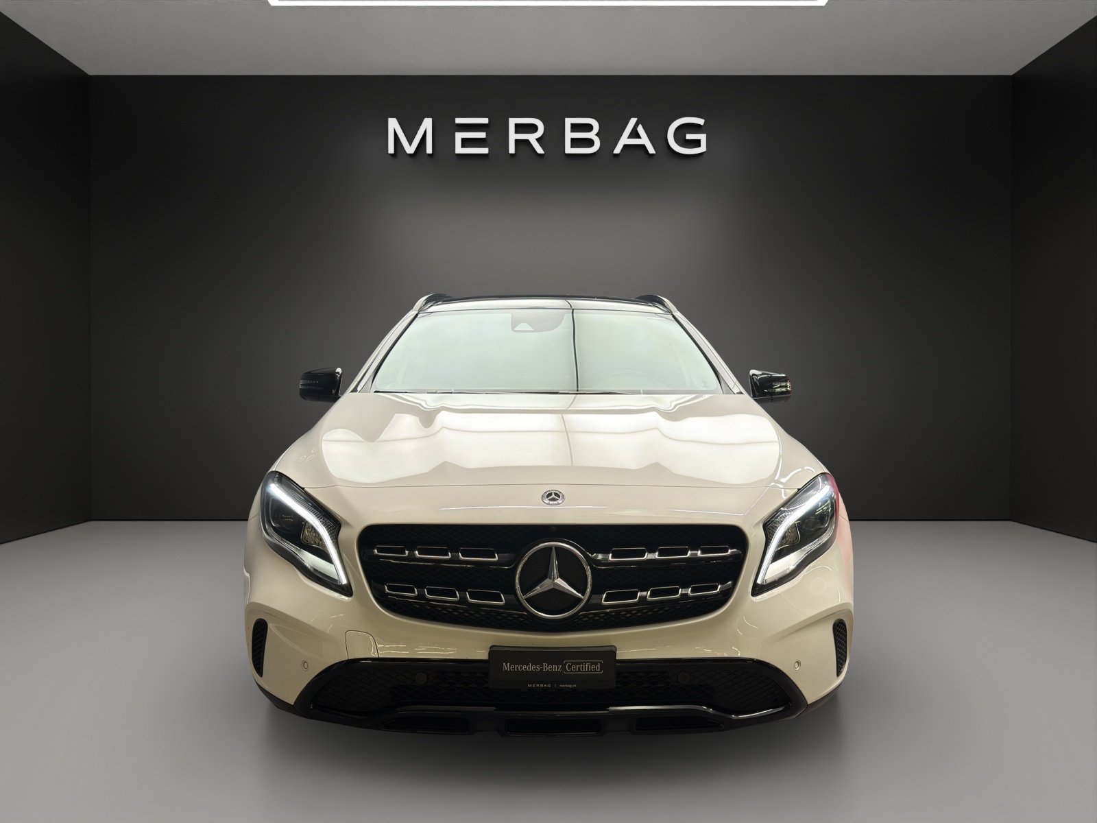 MERCEDES-BENZ GLA 200, Petrol, Second hand / Used, Manual - 2