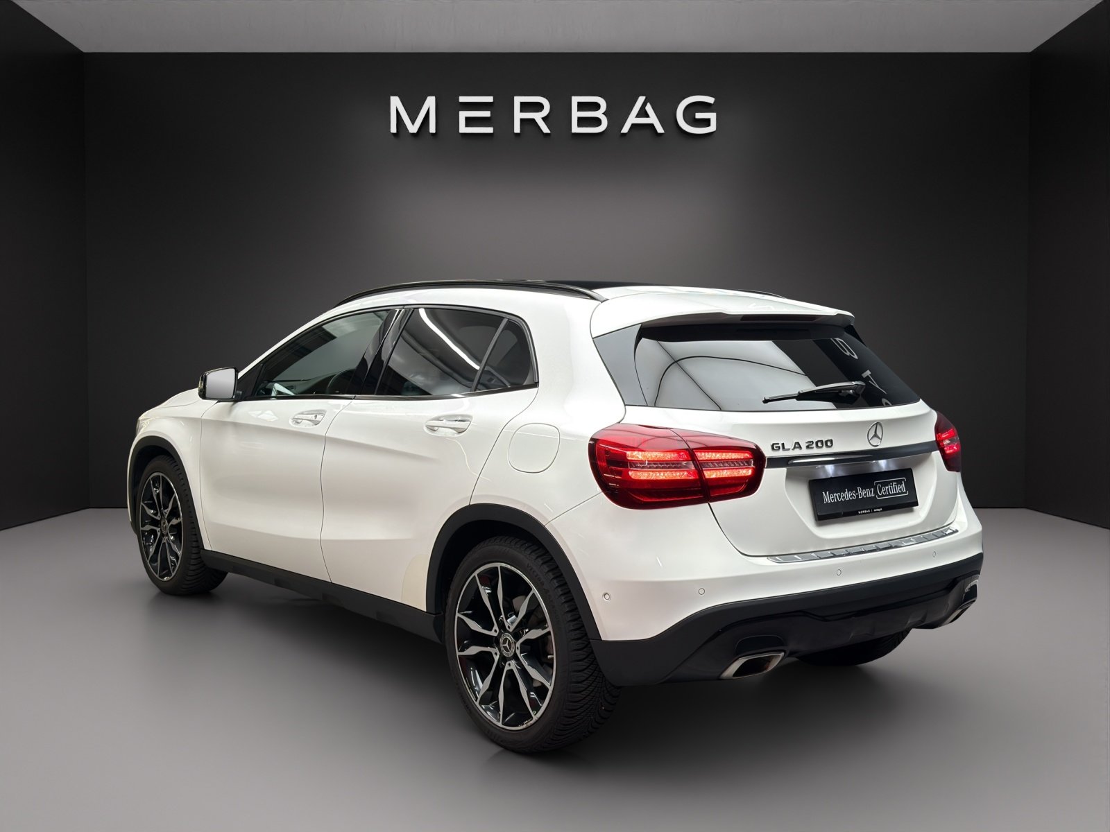 MERCEDES-BENZ GLA 200, Petrol, Second hand / Used, Manual - 4
