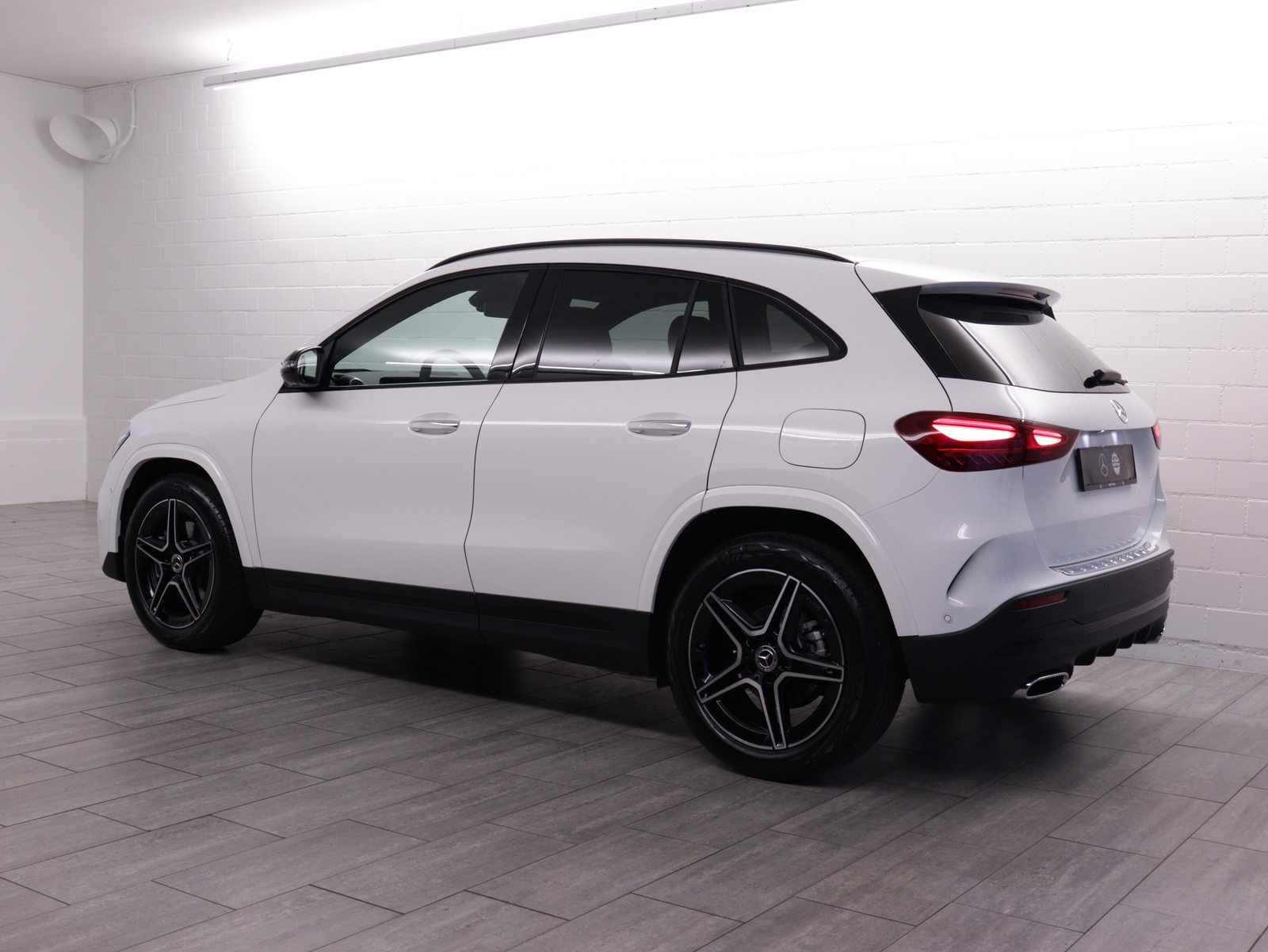 MERCEDES-BENZ GLA 200 Night Star AMG Line, Mild-Hybrid Benzin/Elektro, Occasion / Gebraucht, Automatik - 3