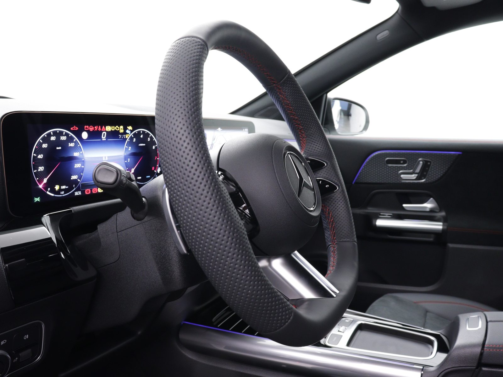 MERCEDES-BENZ GLA 200 Night Star AMG Line, Mild-Hybrid Benzin/Elektro, Occasion / Gebraucht, Automatik - 7