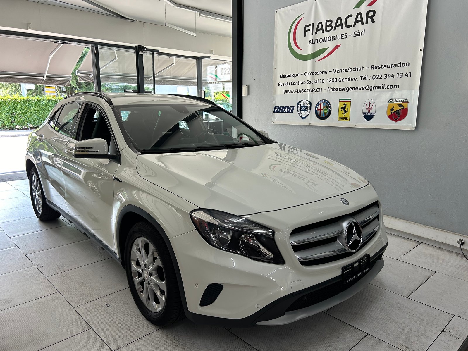 MERCEDES-BENZ GLA 200 Style 7G-DCT