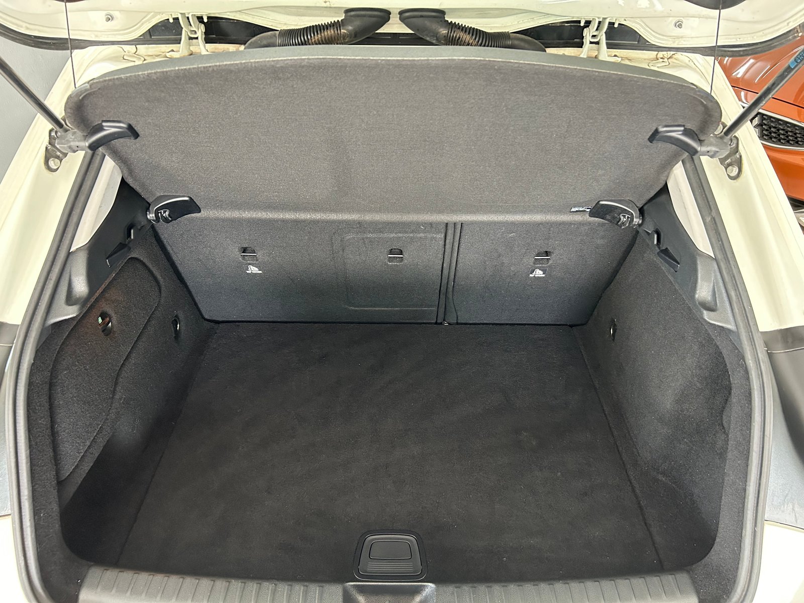 MERCEDES-BENZ GLA 200 Style 7G-DCT, Benzin, Occasion / Gebraucht, Automatik - 4