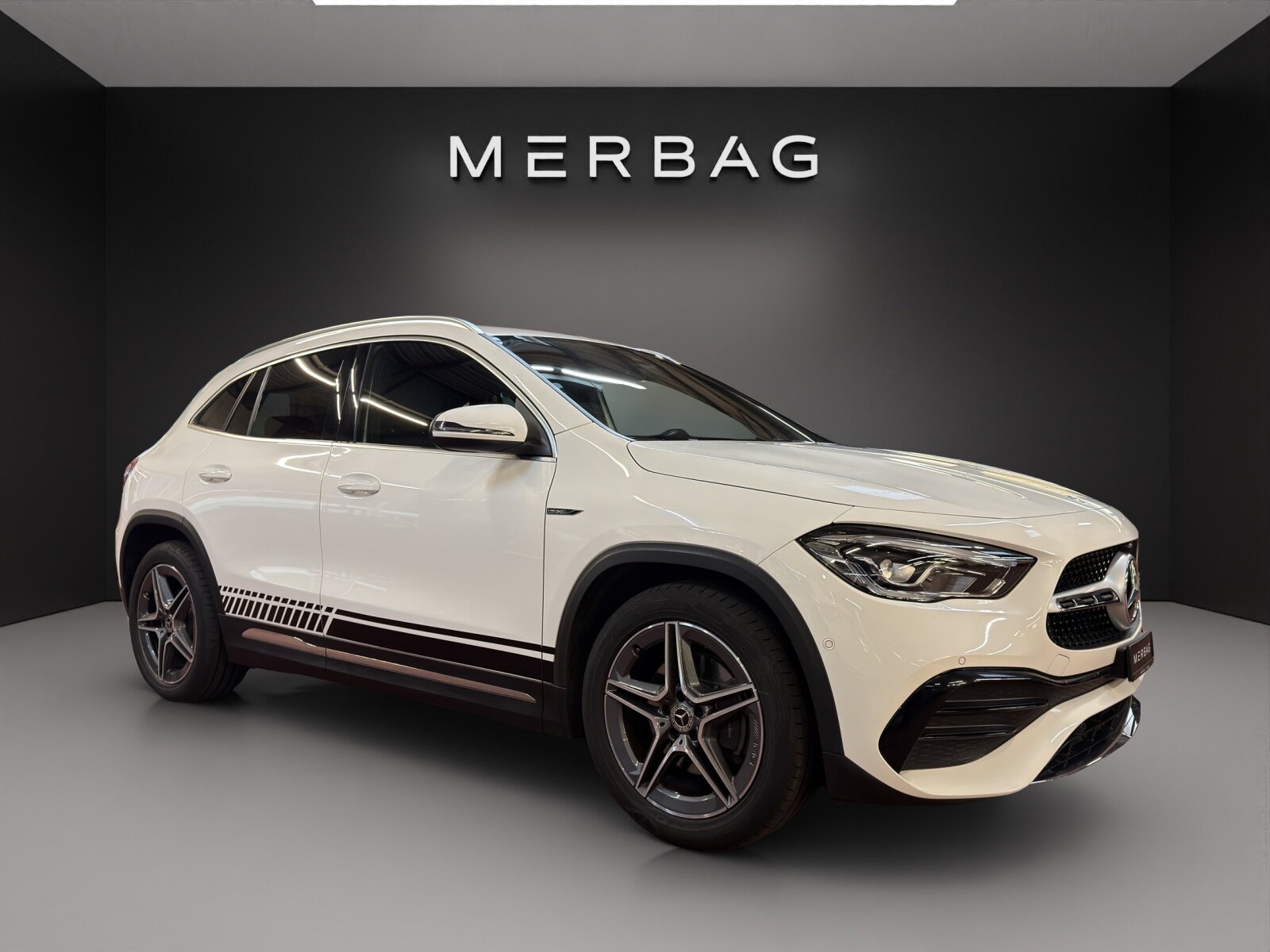 MERCEDES-BENZ GLA 200 AMG Line, Petrol, Second hand / Used, Automatic - 4