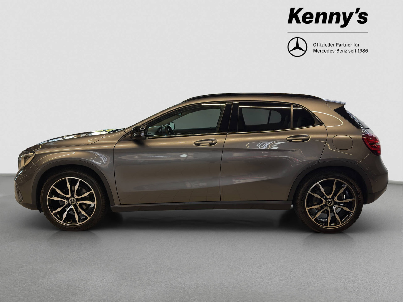 MERCEDES-BENZ GLA 200 Urban, Petrol, Second hand / Used, Manual - 3