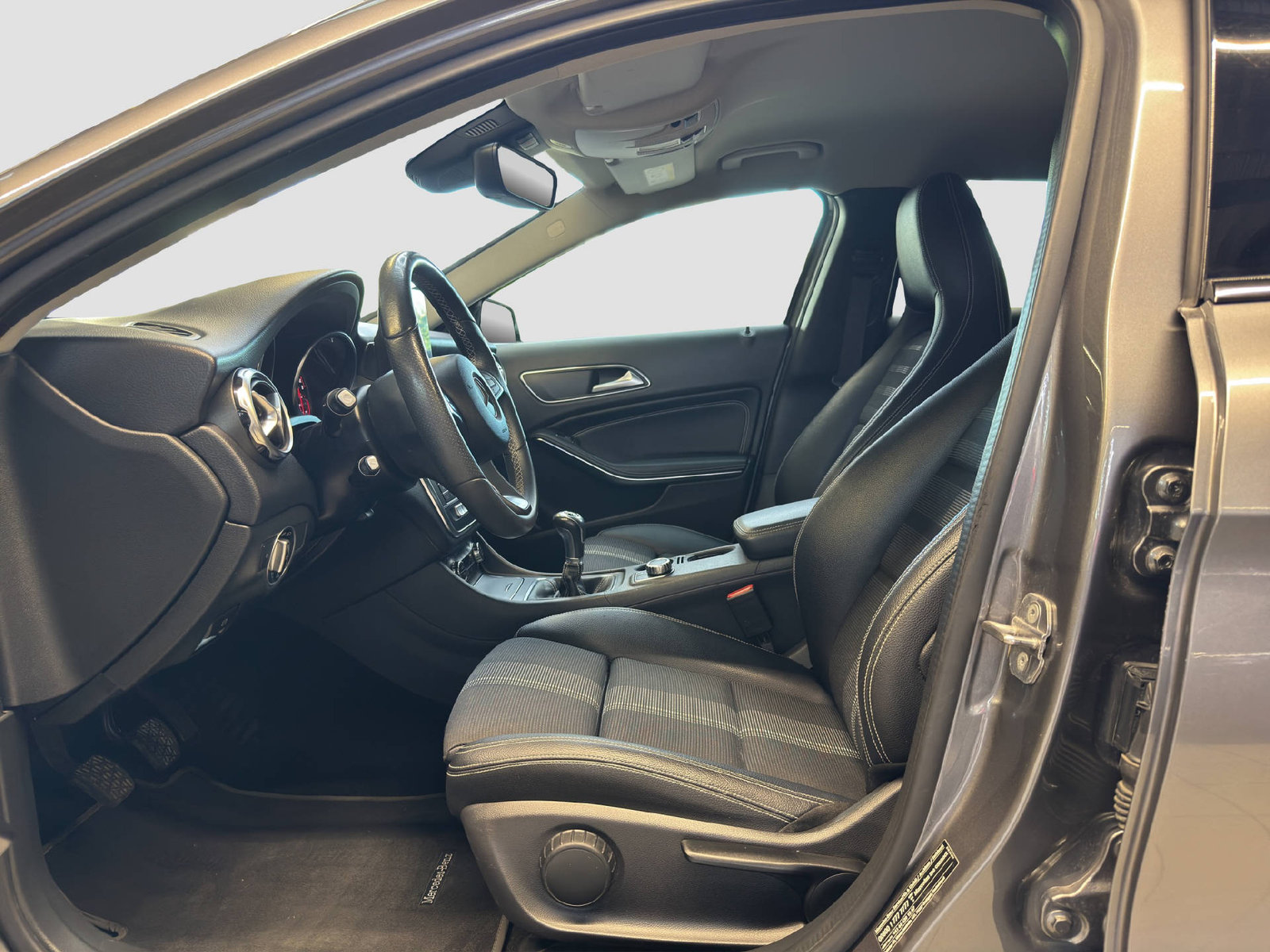 MERCEDES-BENZ GLA 200 Urban, Petrol, Second hand / Used, Manual - 7