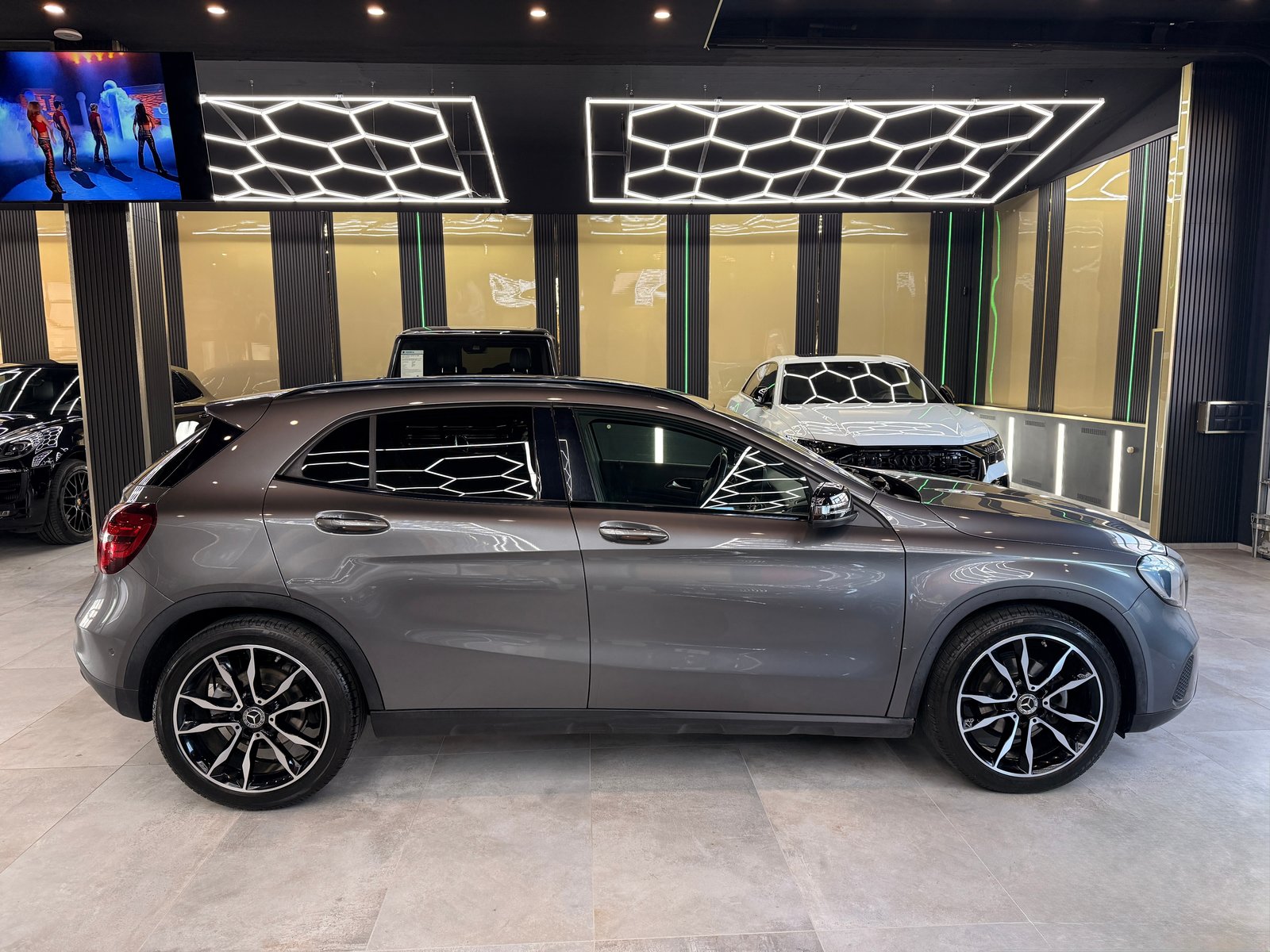 MERCEDES-BENZ GLA 200 Night Star 7G-DCT, Essence, Occasion / Utilisé, Automatique - 4