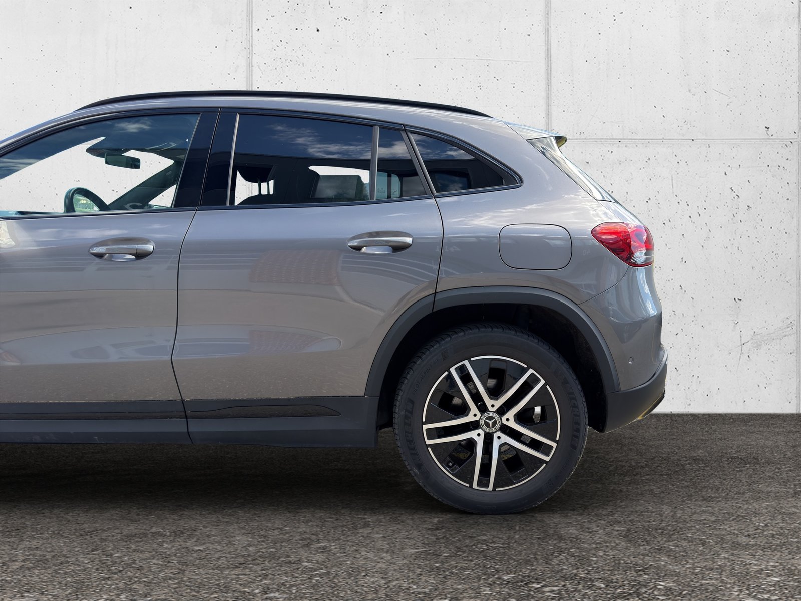 MERCEDES-BENZ GLA 200 4Matic Progressive 8G-DCT, Benzin, Occasion / Gebraucht, Automatik - 6