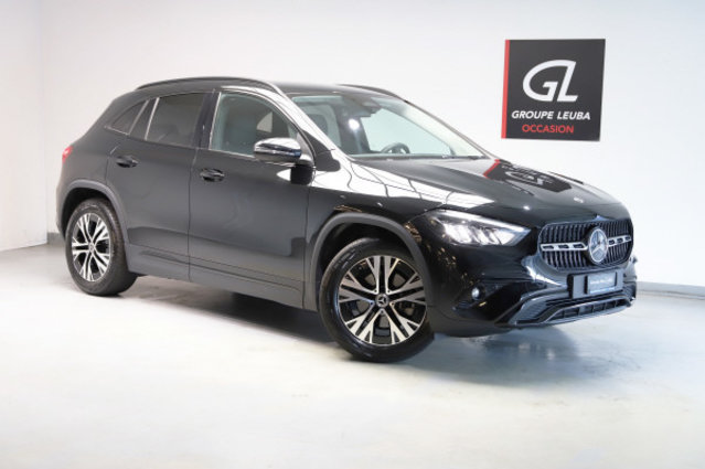 MERCEDES-BENZ GLA 200 7G-DCT
