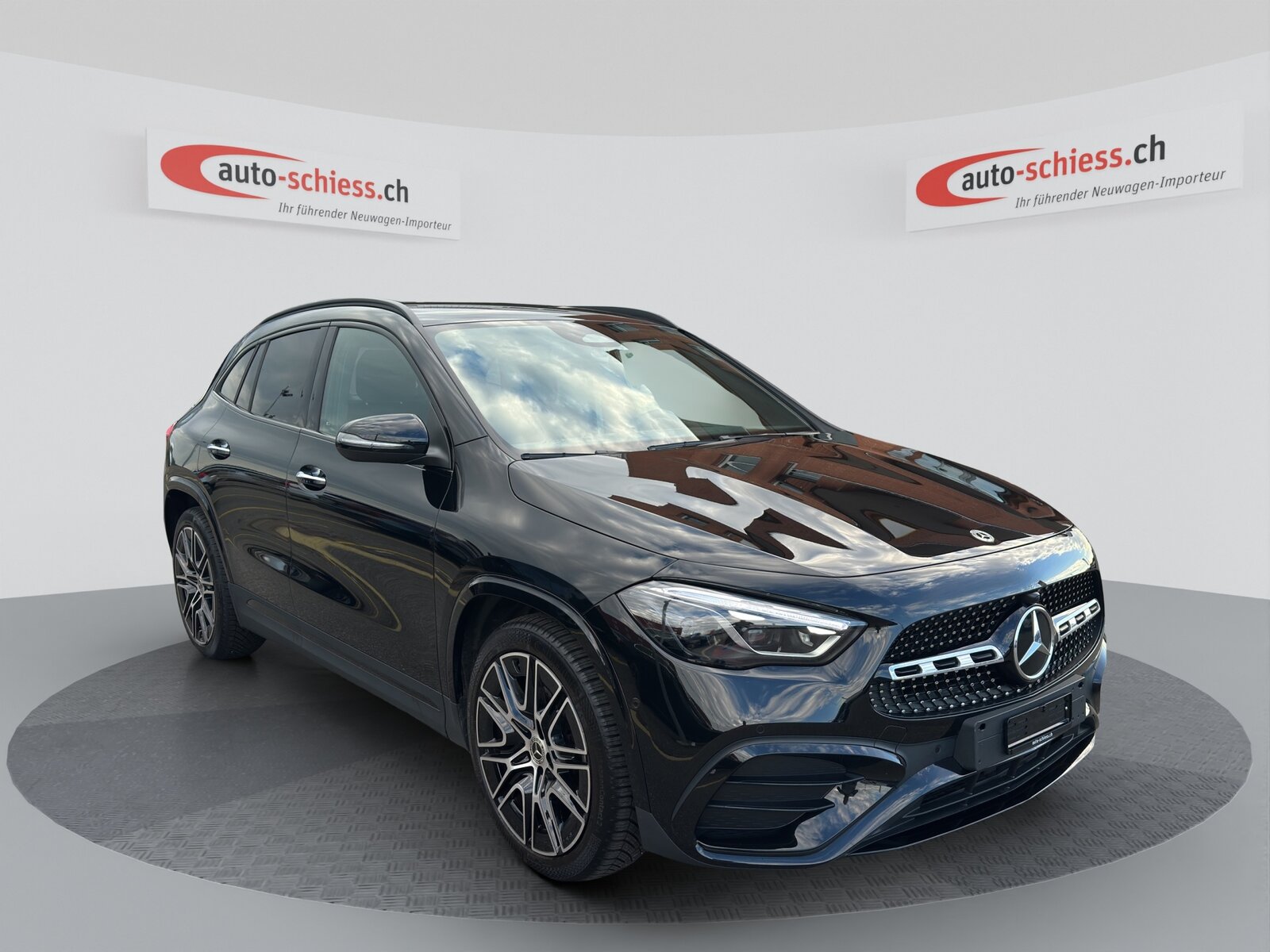 MERCEDES-BENZ GLA 200d AMG Line Night 8G-DCT