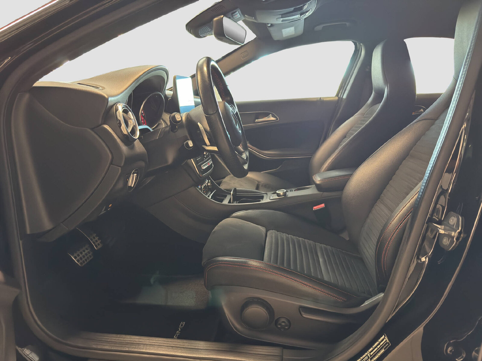MERCEDES-BENZ GLA 200 Night Star AMG Line, Essence, Occasion / Utilisé, Automatique - 7