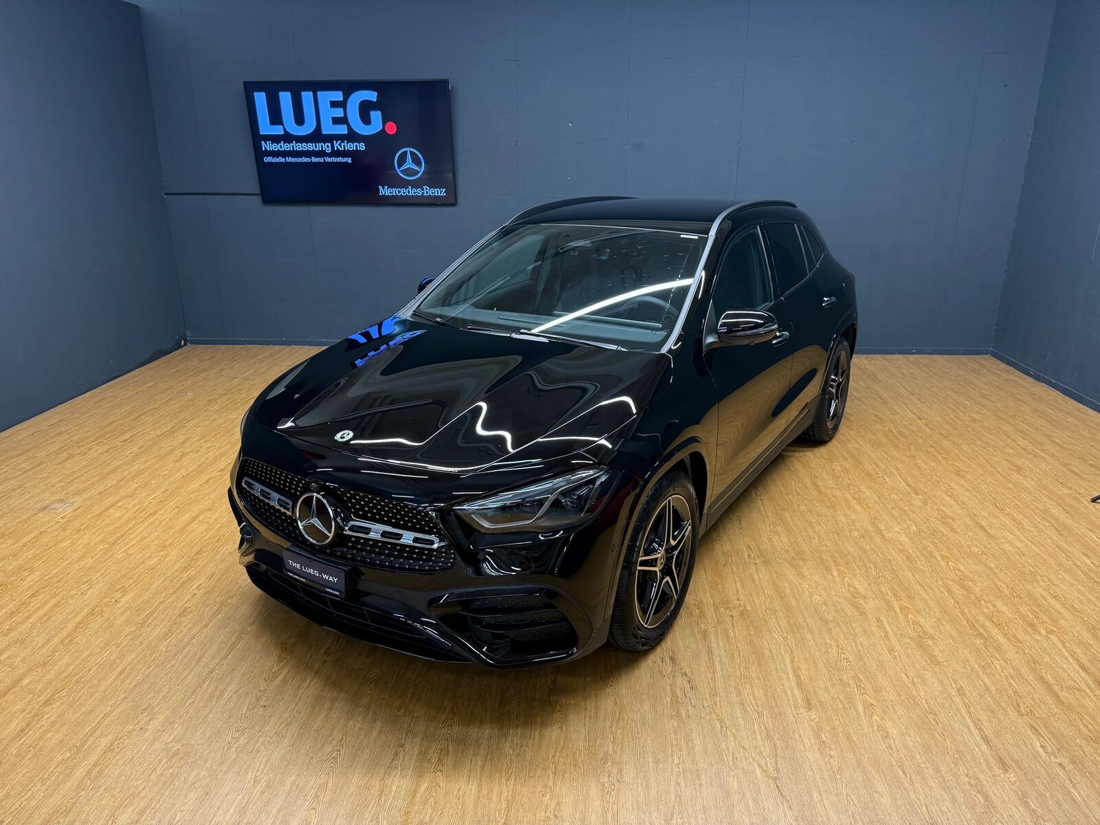 MERCEDES-BENZ GLA 200 - AMG / DISTRONIC / 360 Grad Kamera / AHK / Sitzmem, Mild-Hybrid Petrol/Electric, Second hand / Used, Automatic - 5