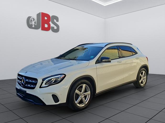MERCEDES-BENZ GLA 200 Style 7G-DCT, Petrol, Second hand / Used, Automatic