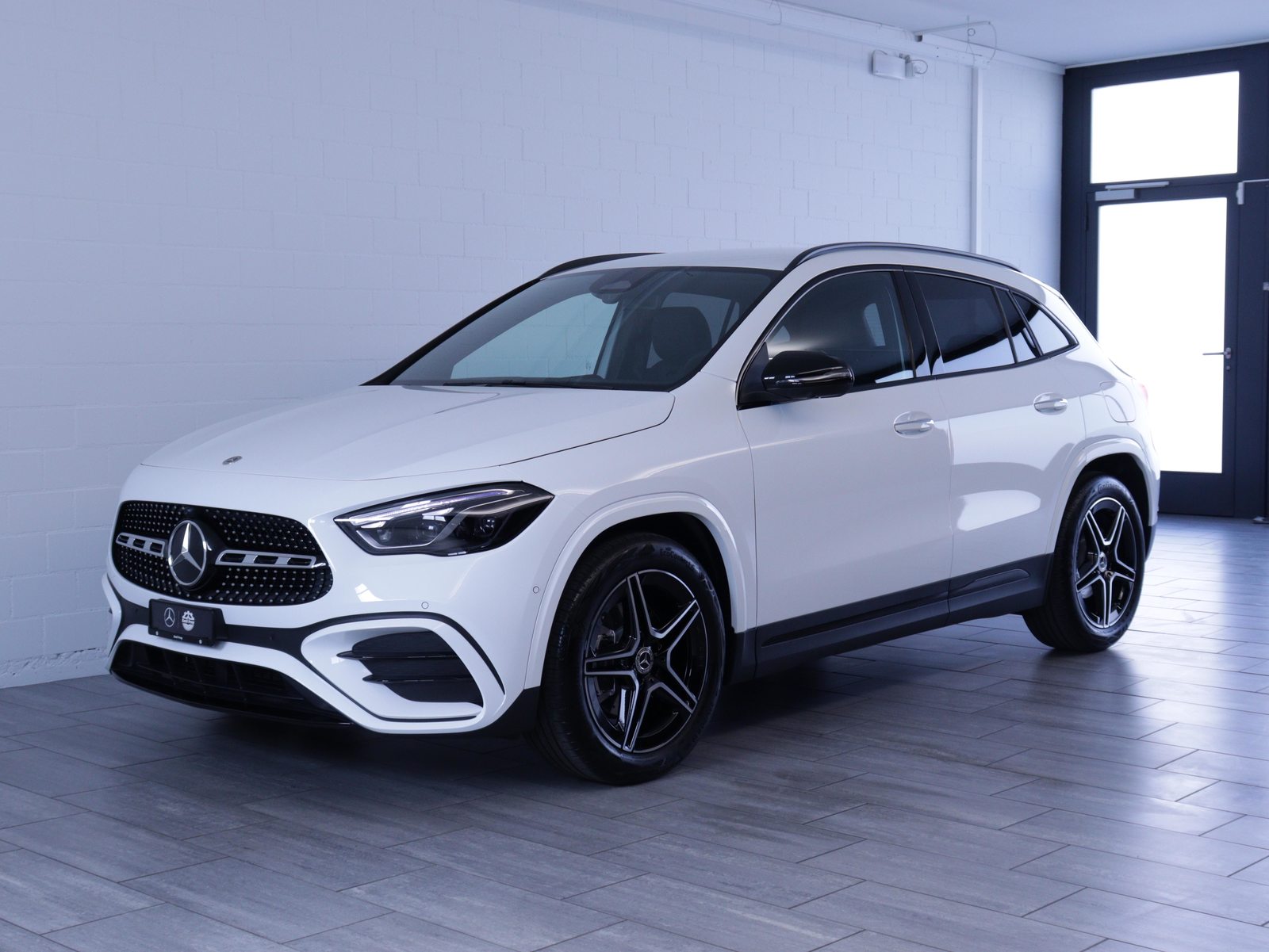 MERCEDES-BENZ GLA 200 Night Star AMG Line