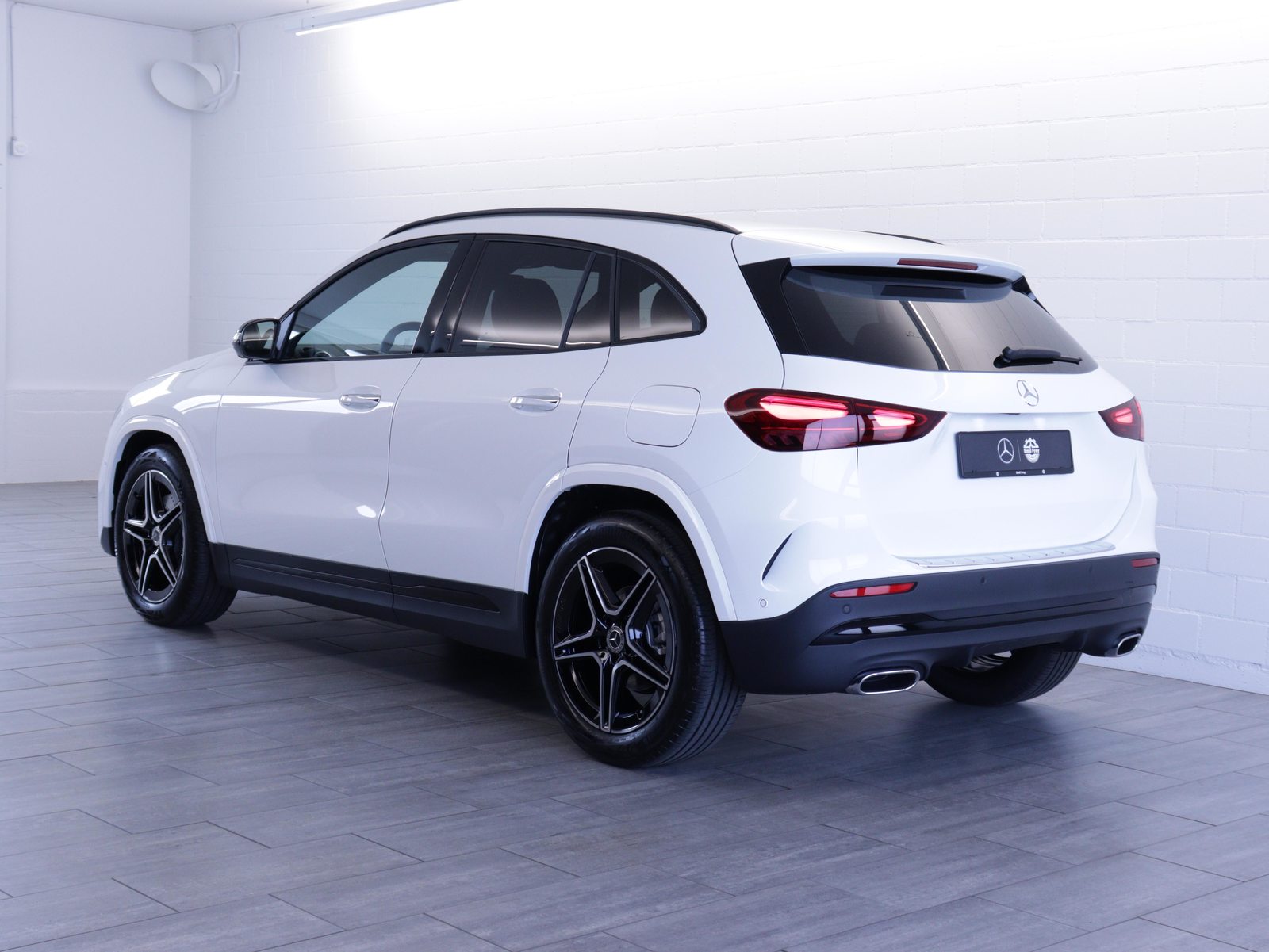 MERCEDES-BENZ GLA 200 Night Star AMG Line, Hybride Leggero Benzina/Elettrica, Auto dimostrativa, Automatico - 4