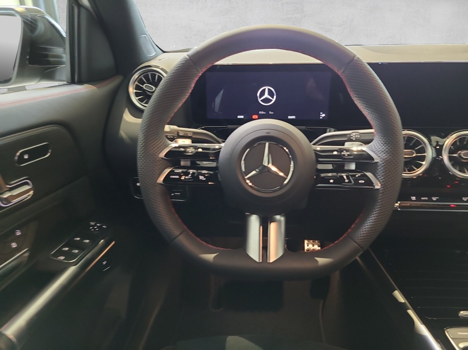 MERCEDES-BENZ GLA 200 Night Star H247, Hybride Léger Essence/Électricité, Voiture de démonstration, Automatique - 4