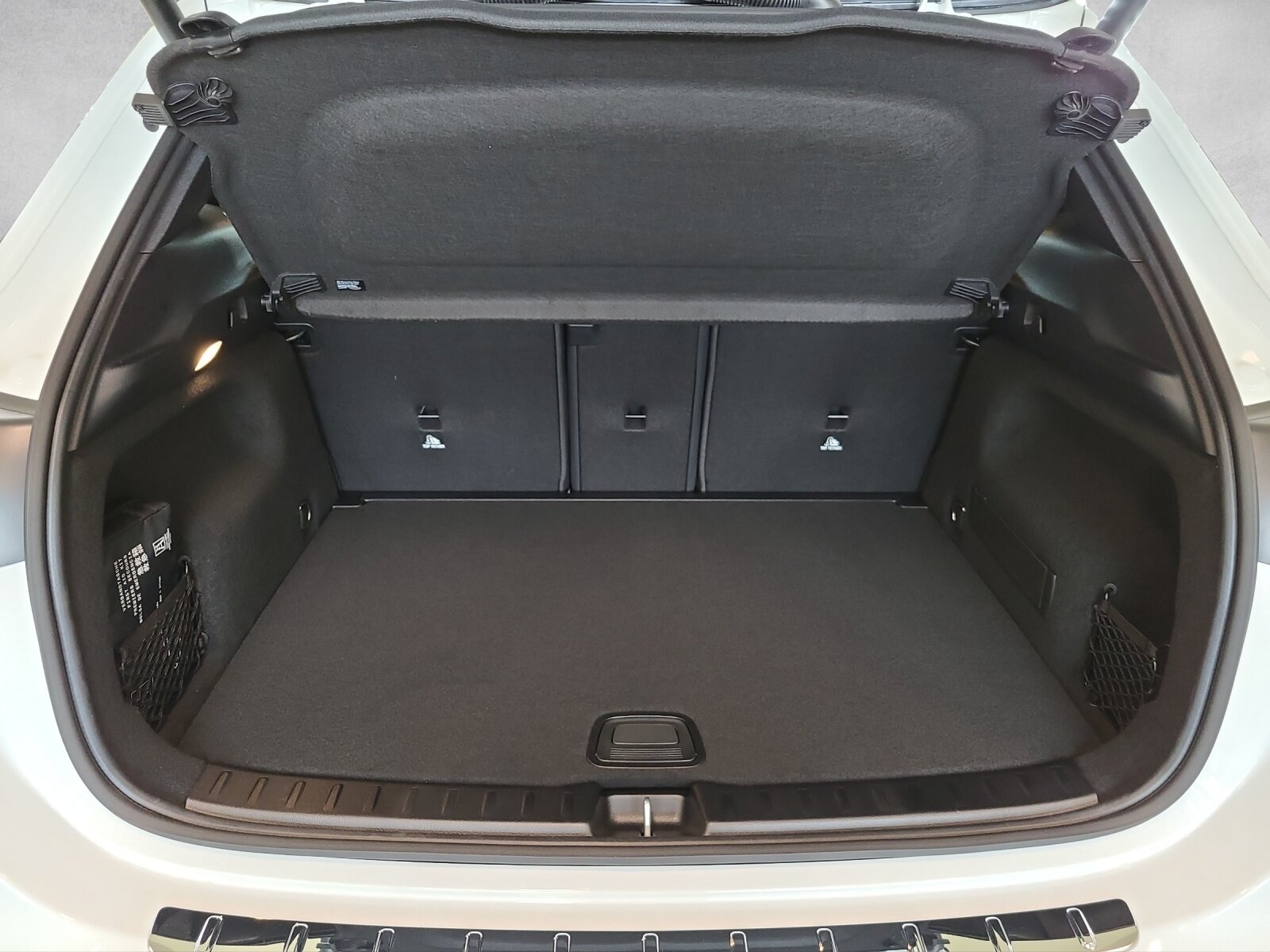 MERCEDES-BENZ GLA 200 Night Star H247, Hybride Léger Essence/Électricité, Voiture de démonstration, Automatique - 6