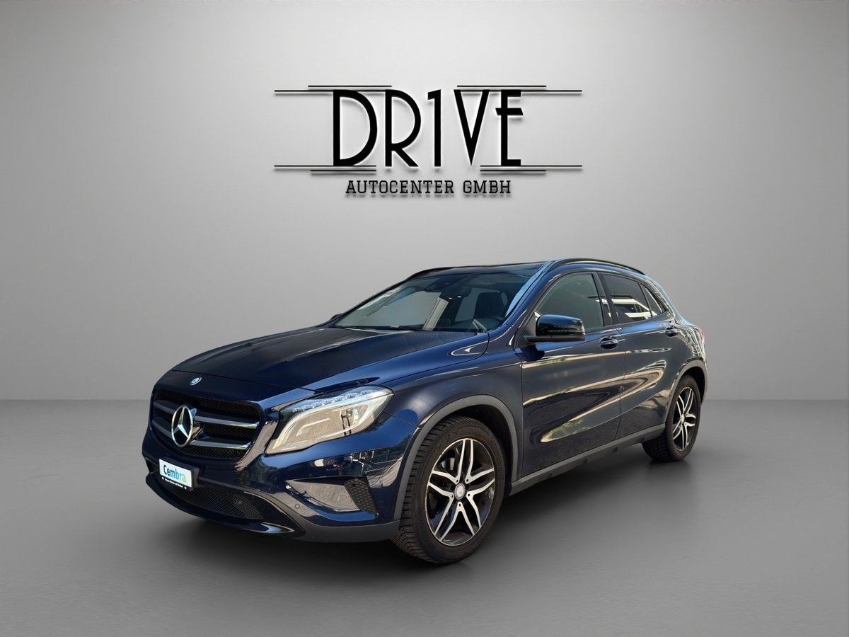 MERCEDES-BENZ GLA 200 Night Star 7G-DCT
