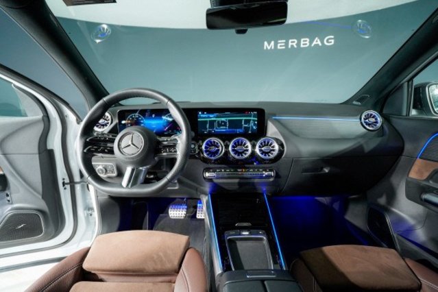 MERCEDES-BENZ GLA 200 7G-DCT, Hybride Leggero Benzina/Elettrica, Auto dimostrativa, Automatico - 7