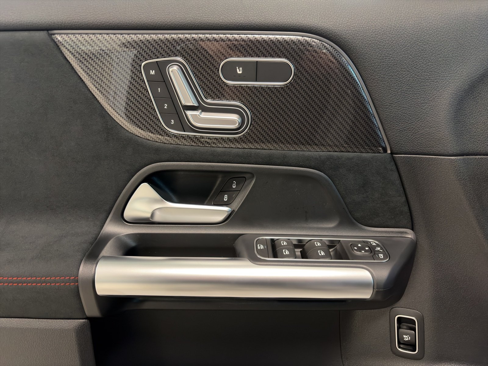 MERCEDES-BENZ GLA 220 4Matic 8G-DCT, Hybride Léger Essence/Électricité, Voiture nouvelle, Automatique - 5