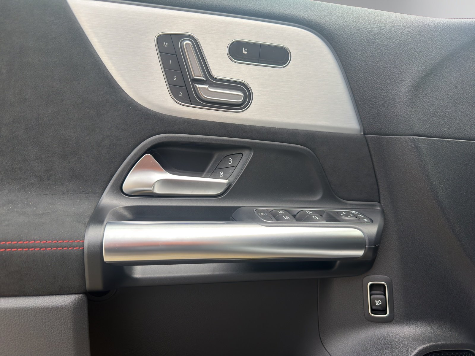 MERCEDES-BENZ GLA 220 4Matic 8G-DCT, Mild-Hybrid Benzin/Elektro, Neuwagen, Automatik - 6