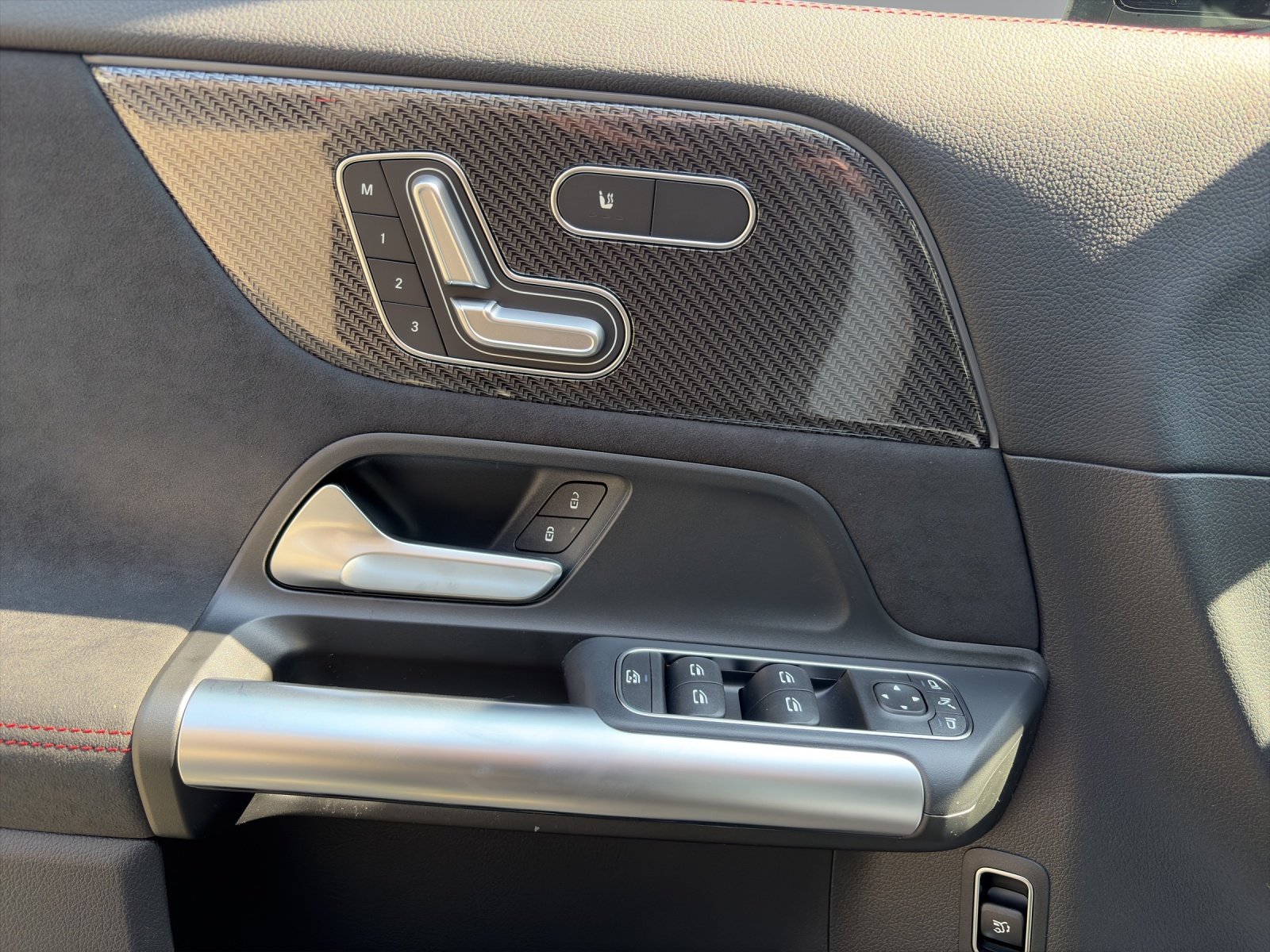 MERCEDES-BENZ GLA 220 4Matic 8G-DCT, Mild-Hybrid Benzin/Elektro, Neuwagen, Automatik - 6