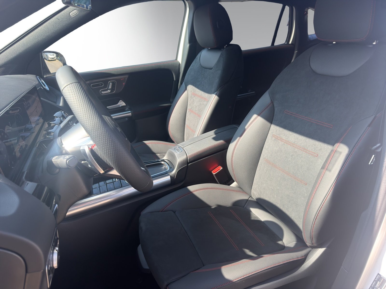 MERCEDES-BENZ GLA 220 4Matic 8G-DCT, Mild-Hybrid Benzin/Elektro, Neuwagen, Automatik - 5