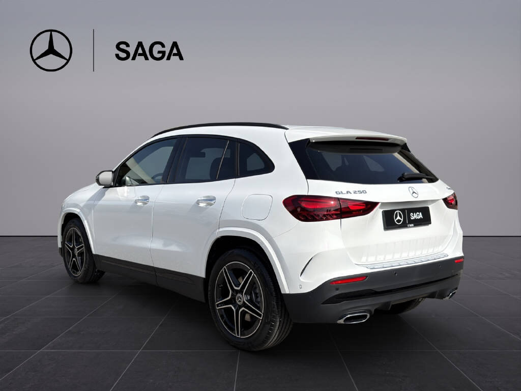 MERCEDES-BENZ GLA 220 d Swiss Star AMG Line 4matic, Diesel, Auto nuove, Automatico - 4