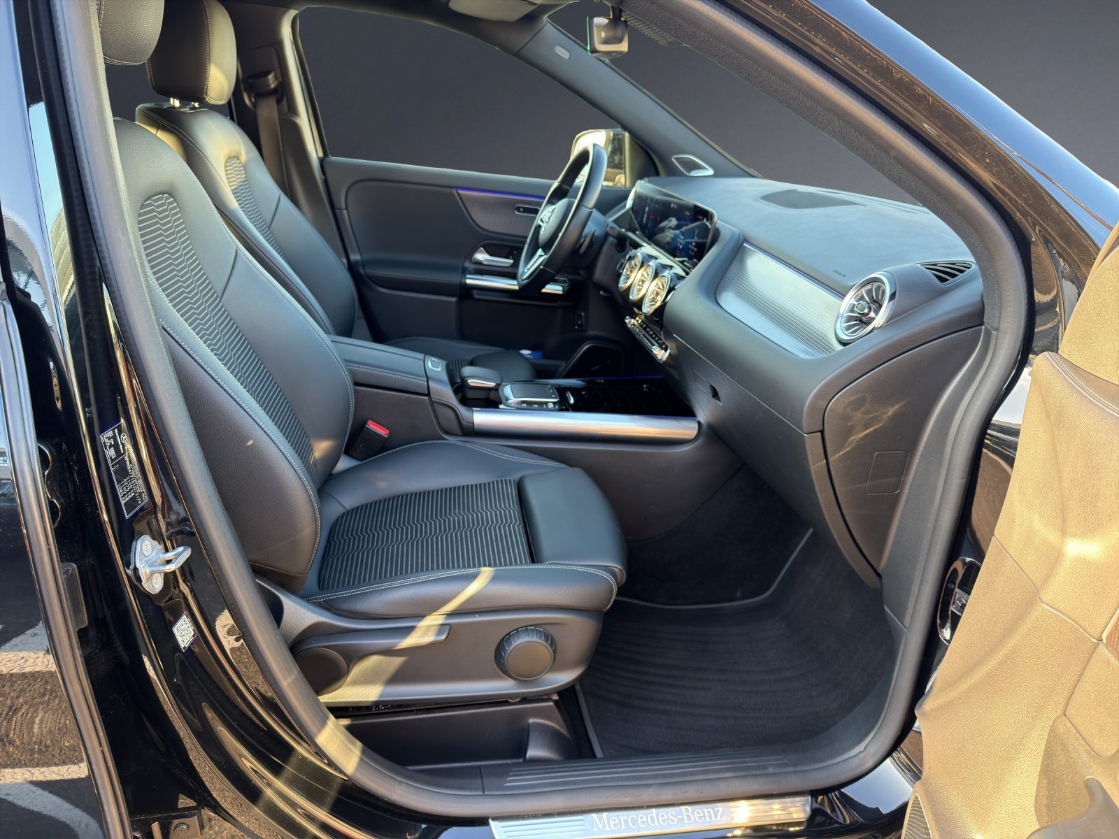 MERCEDES-BENZ GLA 220d 4Matic Progressive 8G-DCT, Diesel, Occasion / Gebraucht, Automatik - 7