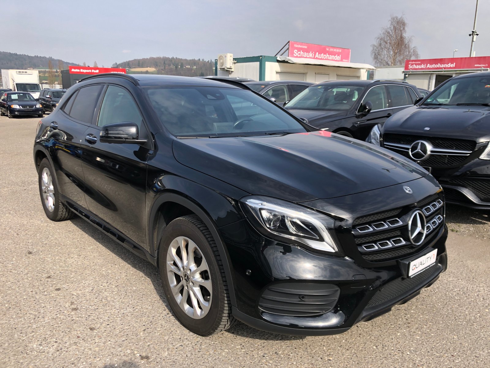 MERCEDES-BENZ GLA 220 AMG Line 4Matic 7G-DCT, Benzin, Occasion / Gebraucht, Automatik - 3