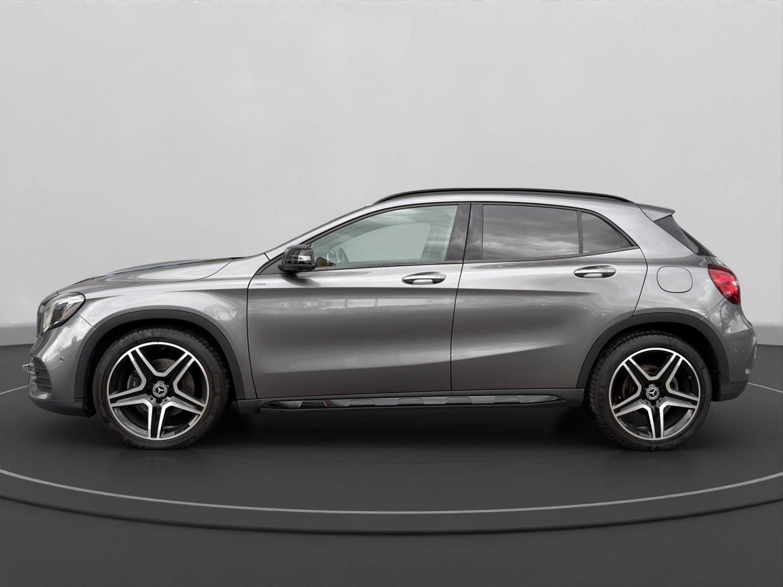 MERCEDES-BENZ GLA 220 AMG Line 4m, Benzin, Occasion / Gebraucht, Automatik - 3