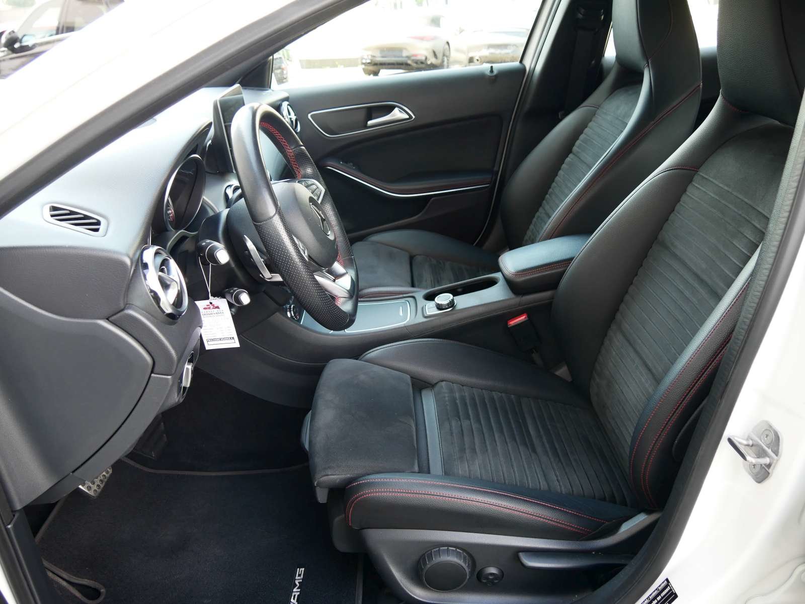 MERCEDES-BENZ GLA 220 AMG Line 4Matic 7G-DCT, Benzin, Occasion / Gebraucht, Automatik - 7