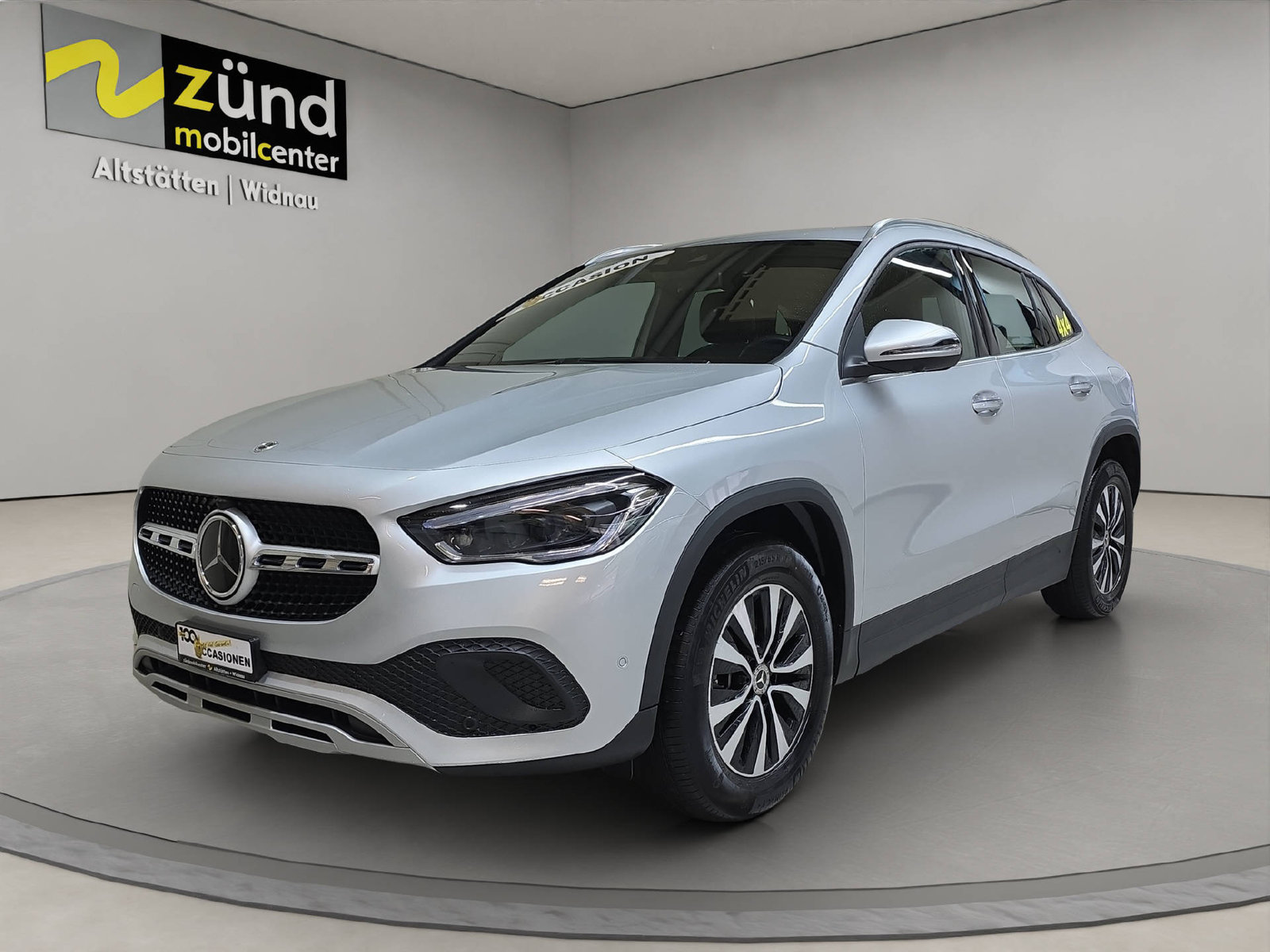 MERCEDES-BENZ GLA 220 d Style 4matic