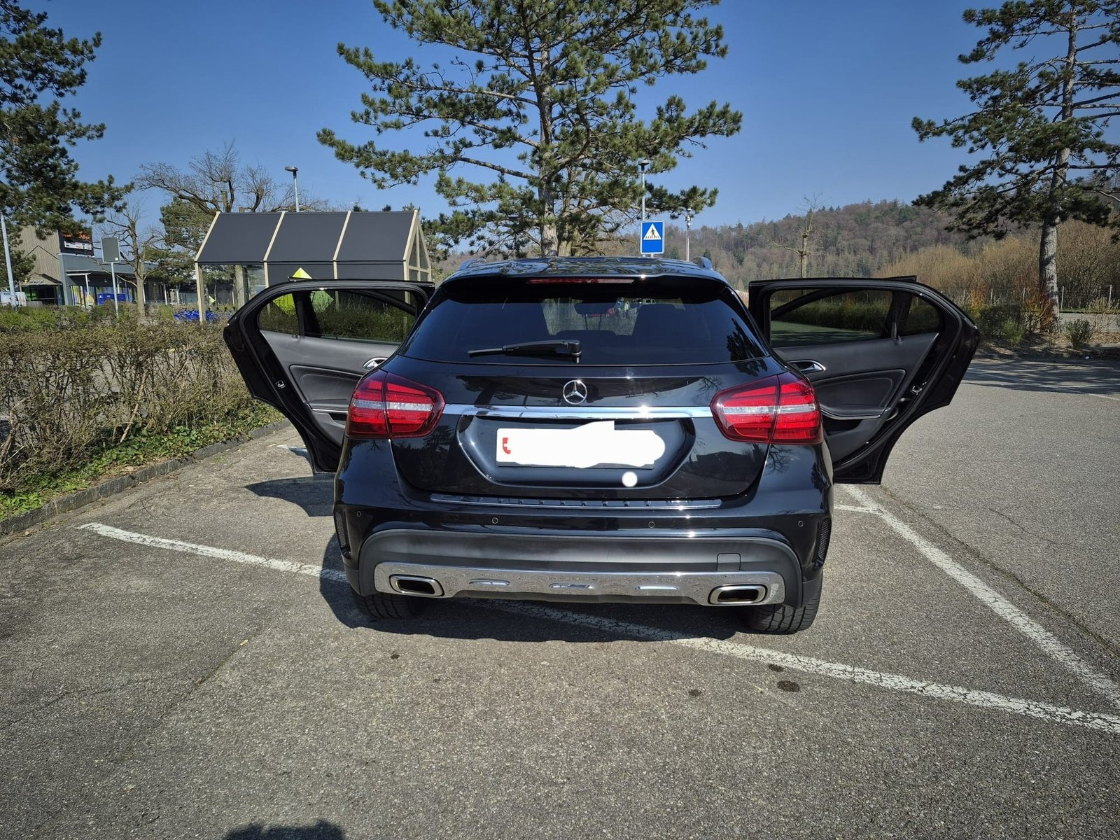 MERCEDES-BENZ GLA-Klasse X156 GLA 220 AMG Line 4m, Benzin, Occasion / Gebraucht, Automatik - 3