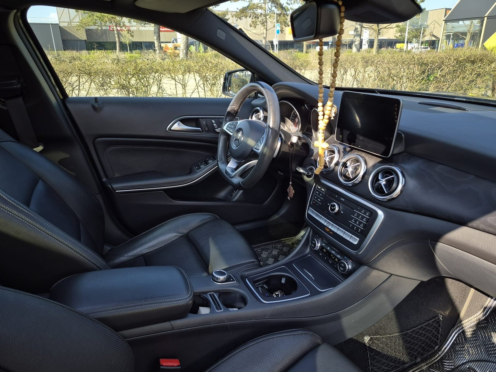 MERCEDES-BENZ GLA-Klasse X156 GLA 220 AMG Line 4m, Benzin, Occasion / Gebraucht, Automatik - 5