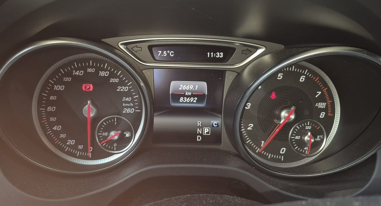 MERCEDES-BENZ GLA-Klasse X156 GLA 220 AMG Line 4m, Benzin, Occasion / Gebraucht, Automatik - 7