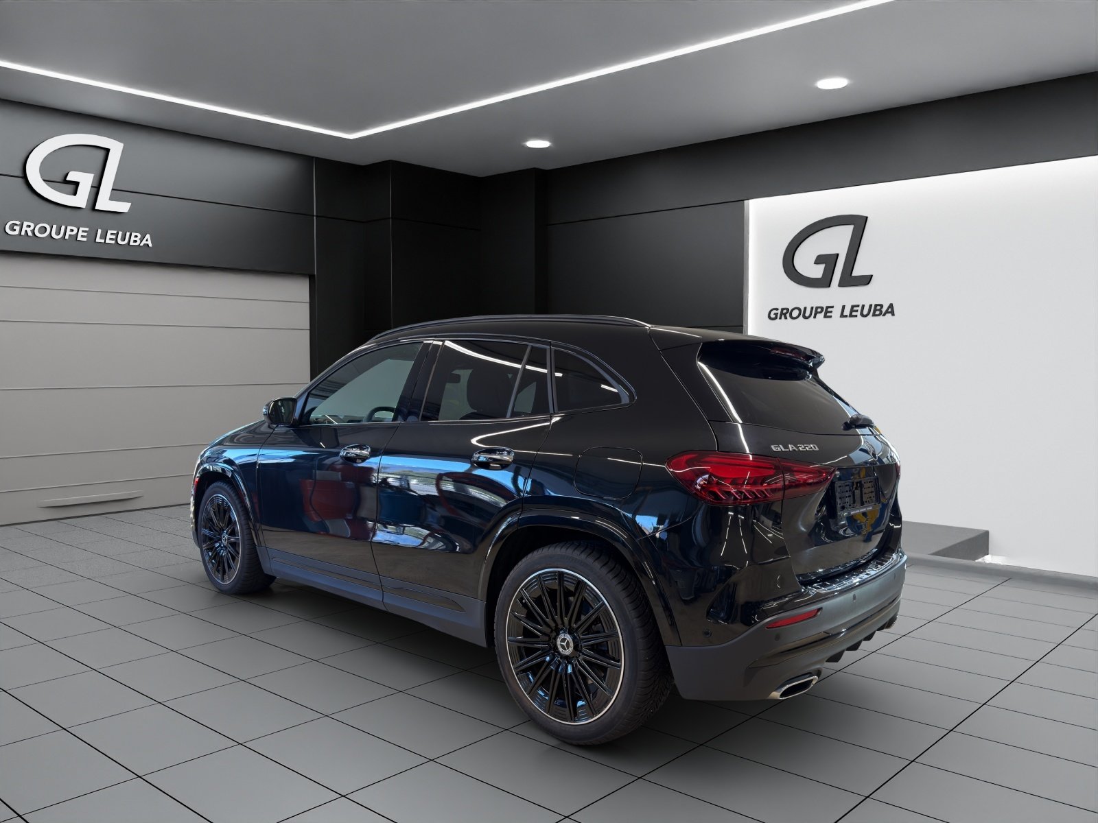 MERCEDES-BENZ GLA 220 4Matic 8G-DCT, Mild-Hybrid Petrol/Electric, Second hand / Used, Automatic - 4