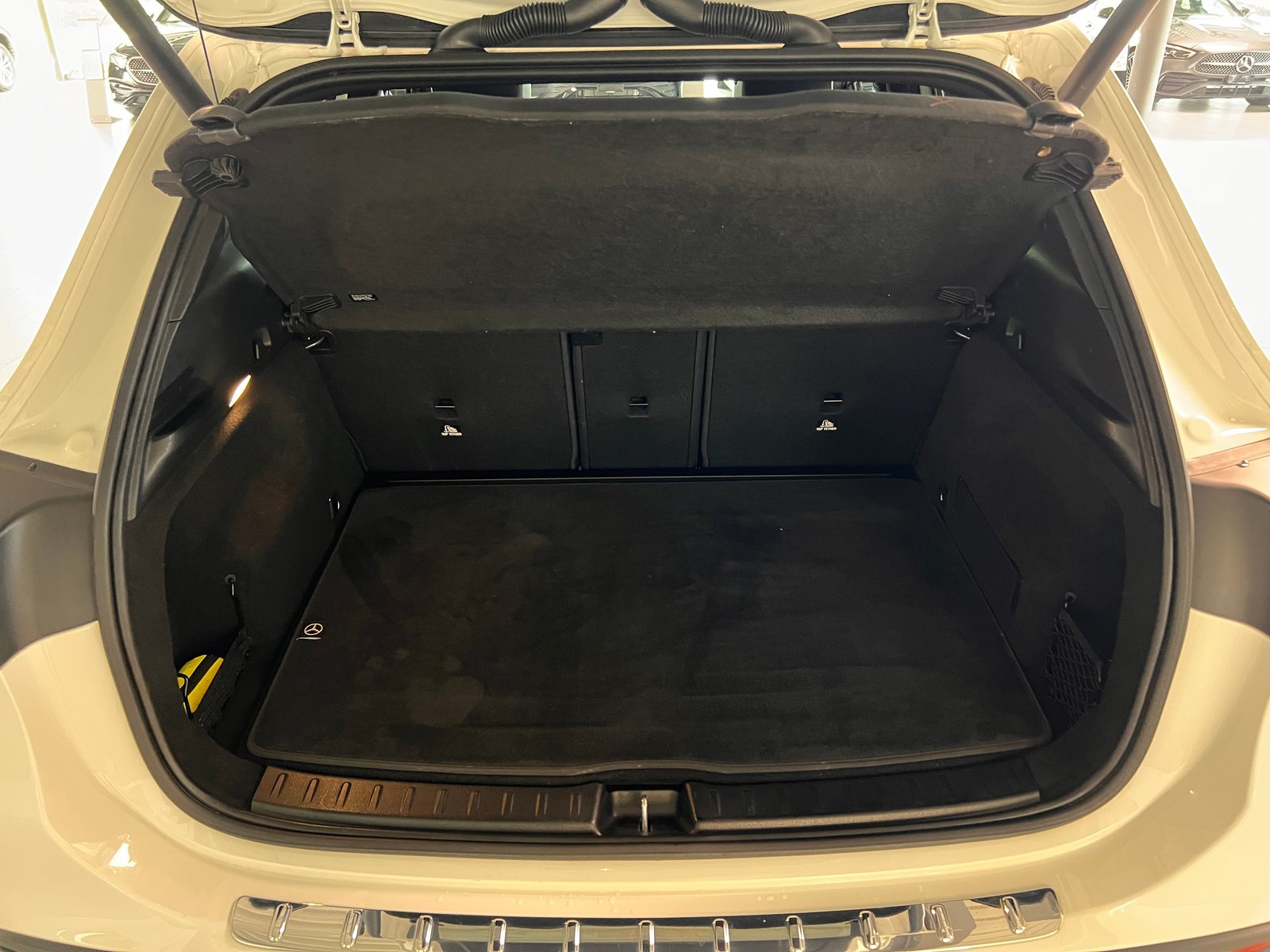 MERCEDES-BENZ GLA 220 4Matic 8G-DCT, Mild-Hybrid Benzin/Elektro, Occasion / Gebraucht, Automatik - 7