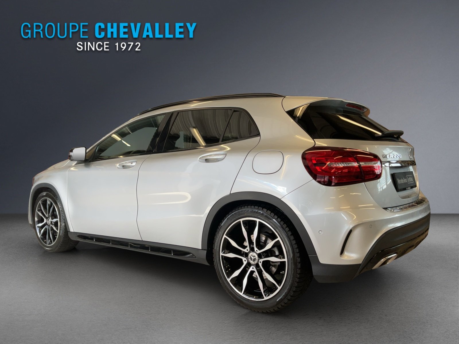 MERCEDES-BENZ GLA 220 AMG Line 4Matic, Benzin, Occasion / Gebraucht, Automatik - 4