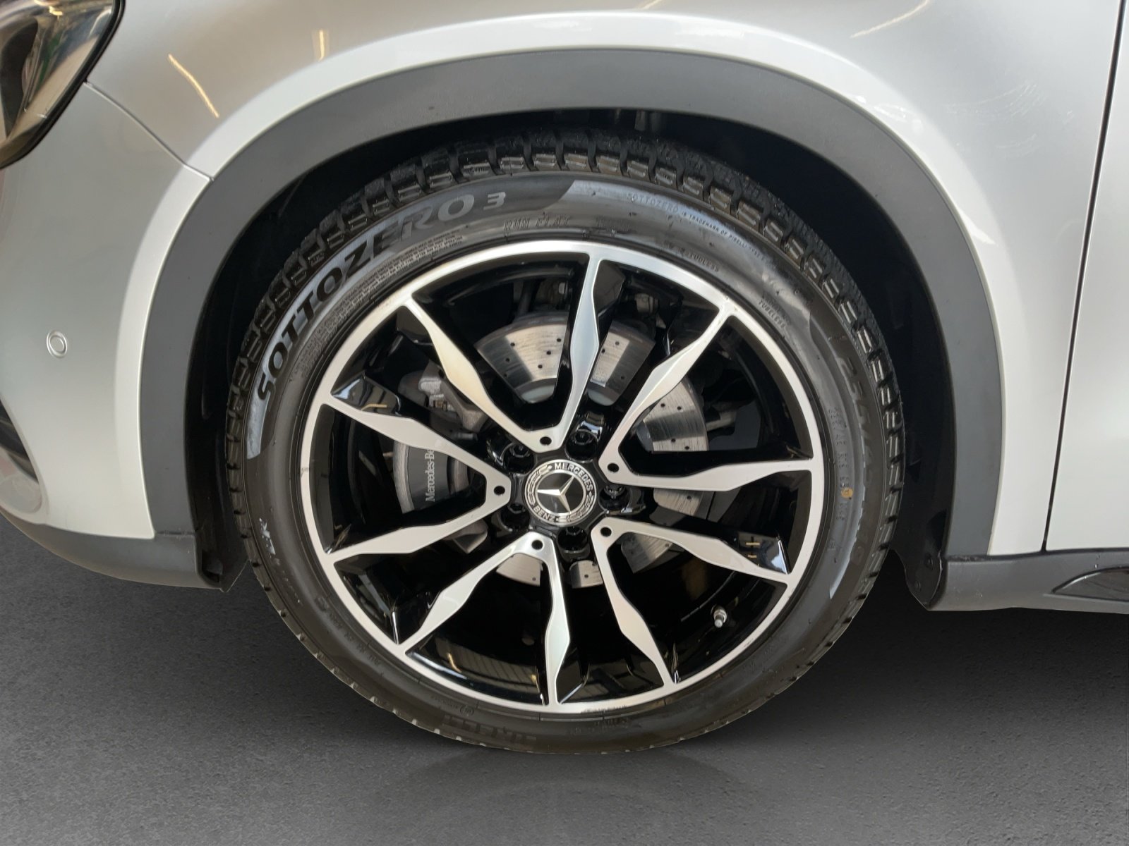 MERCEDES-BENZ GLA 220 AMG Line 4Matic, Benzin, Occasion / Gebraucht, Automatik - 6